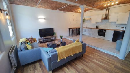 Victoria Street - Photo 3