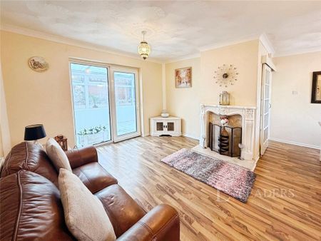 3 bedroom semi-detached house to rent - Photo 2