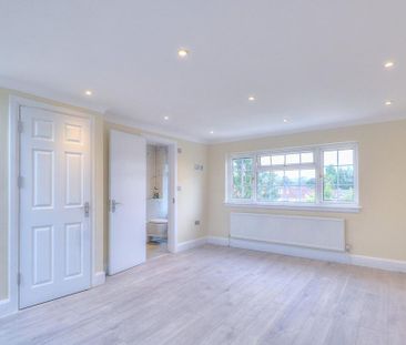 4 bedroom terraced house to rent - Photo 6