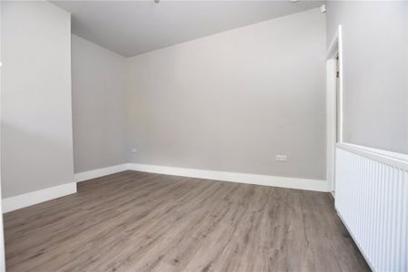 77, Wakefield Road, Gildersome, Morley, Leeds, LS27 7HH - Photo 4
