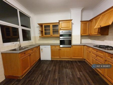 3 bedroom terraced house to rent - Photo 4