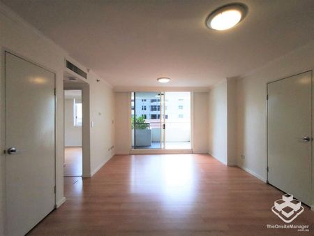 Modern 1 Bedroom Apartment in Chatswood CBD - Photo 5