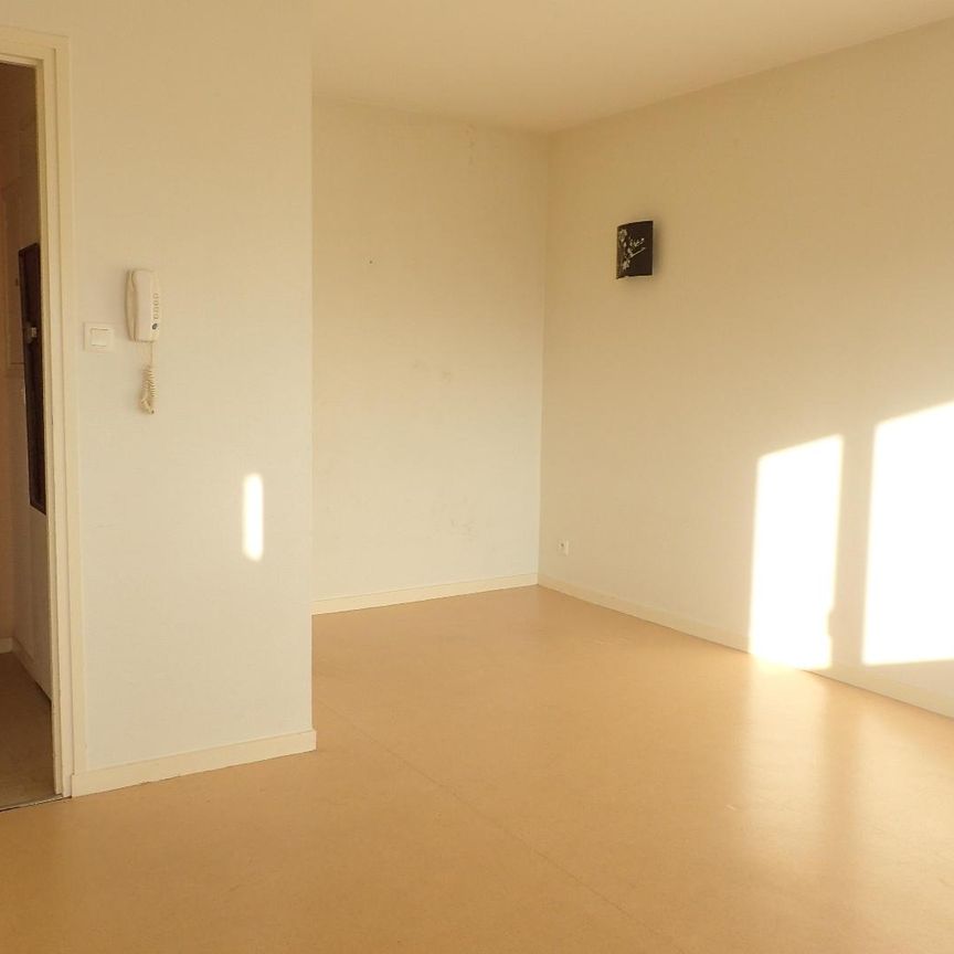 Location Appartement 1 pièce 27m² CHAMBERY 73000 - Photo 1