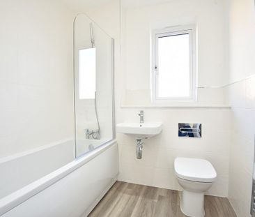 2 bedroom semi-detached house to rent - Photo 2