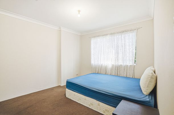 Three Bedroom Unit in Great Location - Photo 1