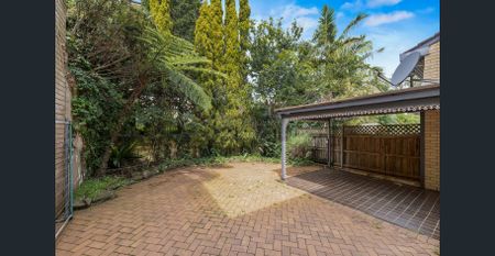 Three Bedrooms Townhouse - Photo 3