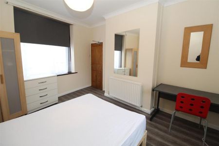 6 bedroom house to rent - Photo 4