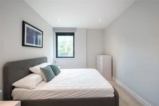 2 bedroom flat in 264-270 Finchley Road - Photo 1