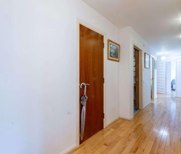 3 bedroom flat to rent - Photo 6