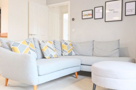 2 Bedroom Home – Medium Let - Photo 5