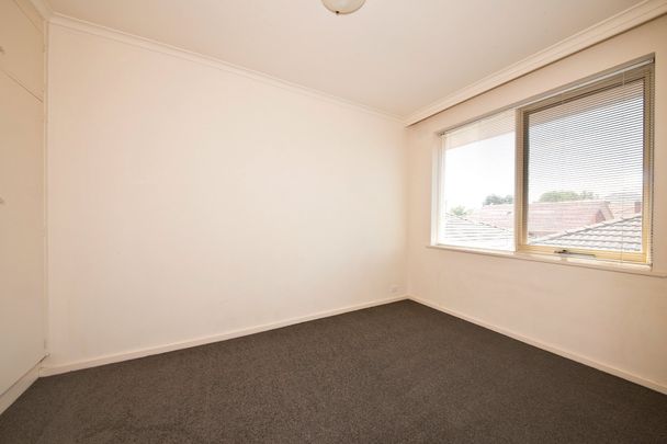 Location, Location! - Photo 1