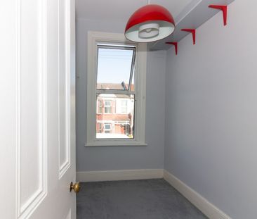 4 Bed Terraced House, Boscombe Road, SW17 - Photo 5