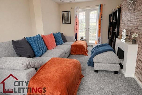 3 bedroom semi-detached house to rent - Photo 1