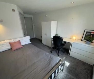 Double Ensuite Room - Photo 3