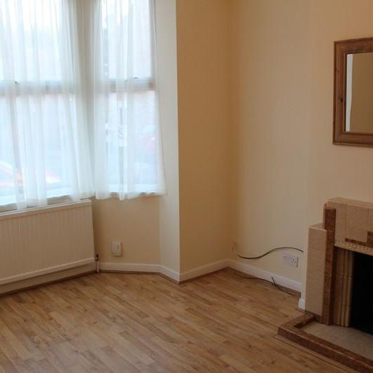 3 bedroom end of terrace house to rent - Photo 1