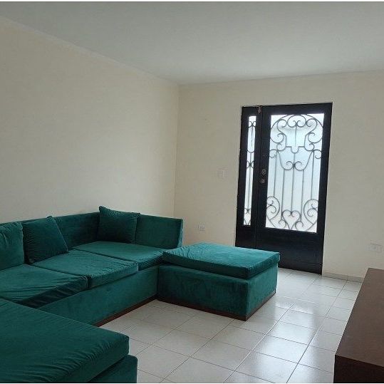Jardines del Norte Casa Semi amueblada en Renta - Photo 1