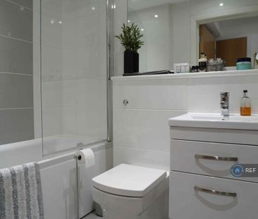 2 bedroom flat to rent - Photo 6