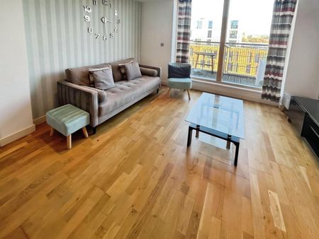 2 bedroom Flat To Let - Photo 2