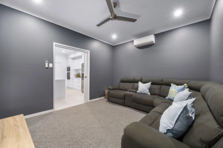 Executive Living in Bohle Plains - Photo 2