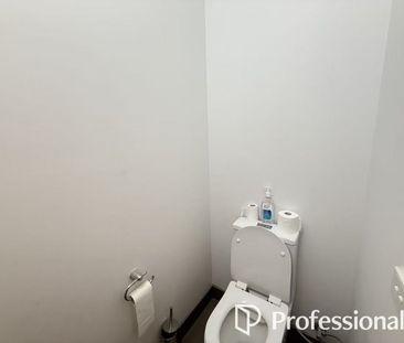 Modern Style and Convenience - Photo 3
