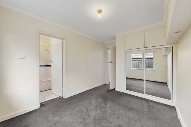 Easy Living in the Heart of Essendon – Water & Power Included - Photo 1