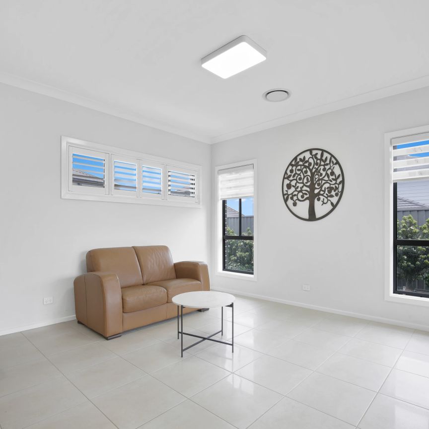 Modern & Sophisticated Home - Photo 1