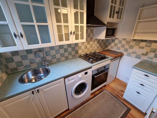 2 bedroom ground floor flat to rent - Photo 1
