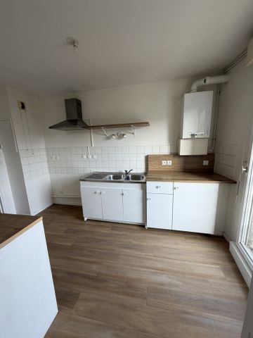 Location Appartement 3 pièces 73m² FEURS 42110 - Photo 3