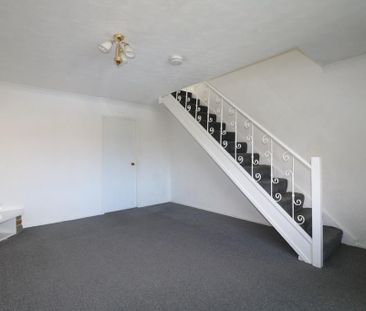 2 bedroom end of terrace house to rent - Photo 5