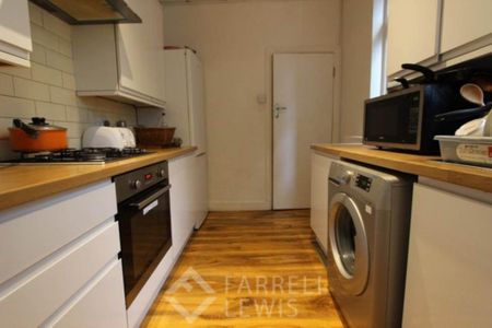 1 bedroom in a house share to rent - Photo 4