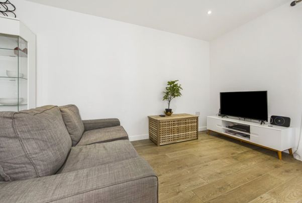 Room in a Shared Flat, Epstein Square, E14 - Photo 1