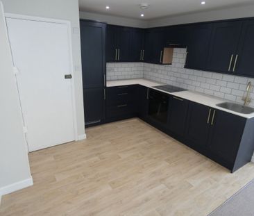 2 bed Apartment - To Let - Photo 4