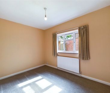 Halls Road, Tilehurst, Reading, Berkshire, RG30 - Photo 3