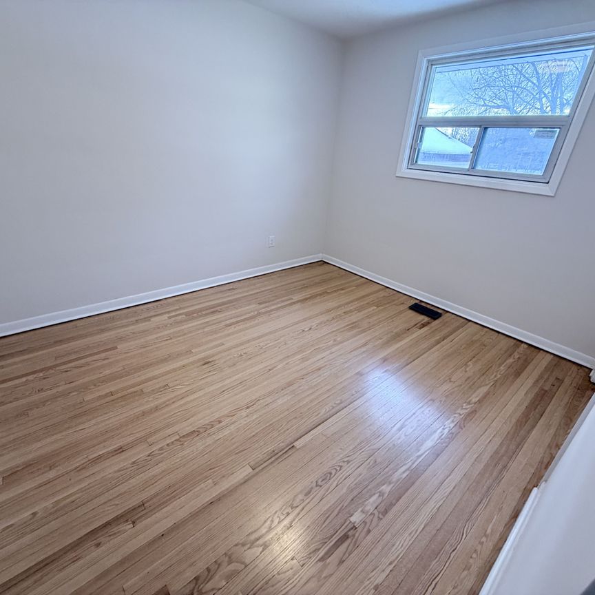 For Lease - 7 Dunlop Avenue Unit# Main, Toronto, Ontario - Photo 1