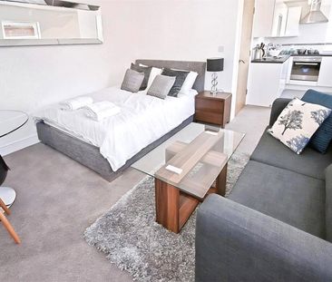 Warple Way, Acton, London, W3 0BD - Photo 2
