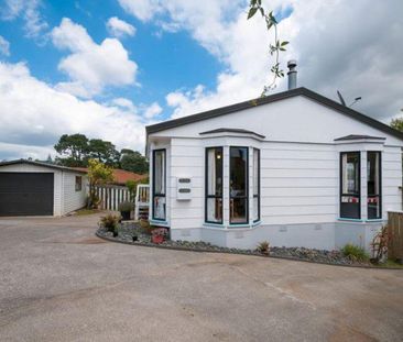 Sunny Family Home - Photo 3