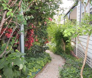 CHARACTER HOME IN GREAT LOCATION - Photo 4