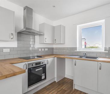 2 bedroom end of terrace house to rent - Photo 5