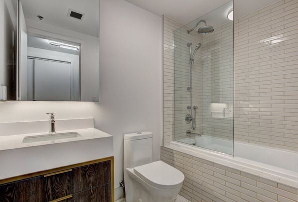 Condo for rent, Montréal (Ville-Marie) - Photo 1