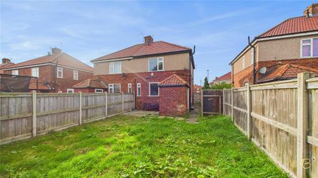 2 bedroom semi-detached house to rent - Photo 3