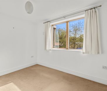 Ryemead Boulevard, High Wycombe - Photo 3