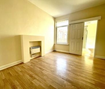 2 bedroom Flat To Let - Photo 4