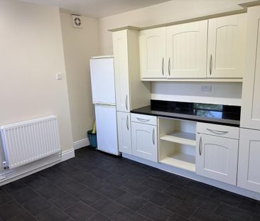 3 bedroom maisonette to rent - Photo 4