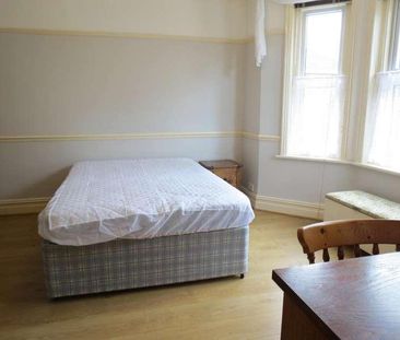 Bedroom House In Bournemouth, BH9 - Photo 1