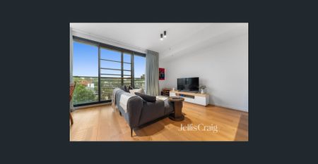 Modern Urban Living in the Heart of St Kilda - Photo 2