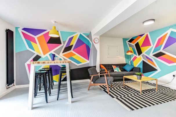 1 bedroom in a house share to rent - Photo 1