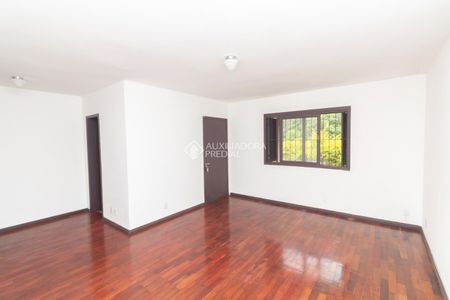 Casa com 3 quartos e 200m² para alugar em Chácara das Pedras, Porto Alegre. - Foto 2
