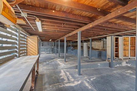 Spacious Family Home - Photo 2