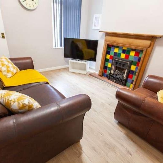 Halsbury Road, L6 - Photo 1