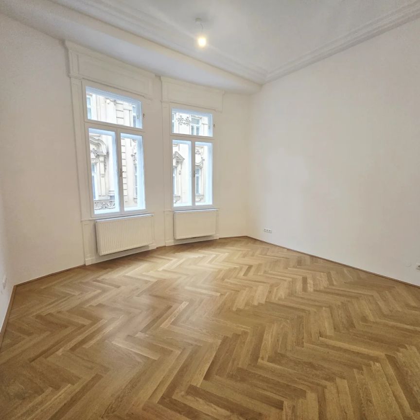 Stilvolle 146 m² Altbauwohnung mit 4 Zimmer + Wohnküche - Fischgrätparkett & Balkon in Bestlage - Photo 1